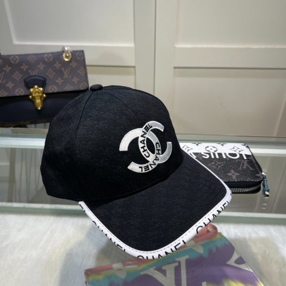 AUTHENTIC CHANEL Hats main image 8
